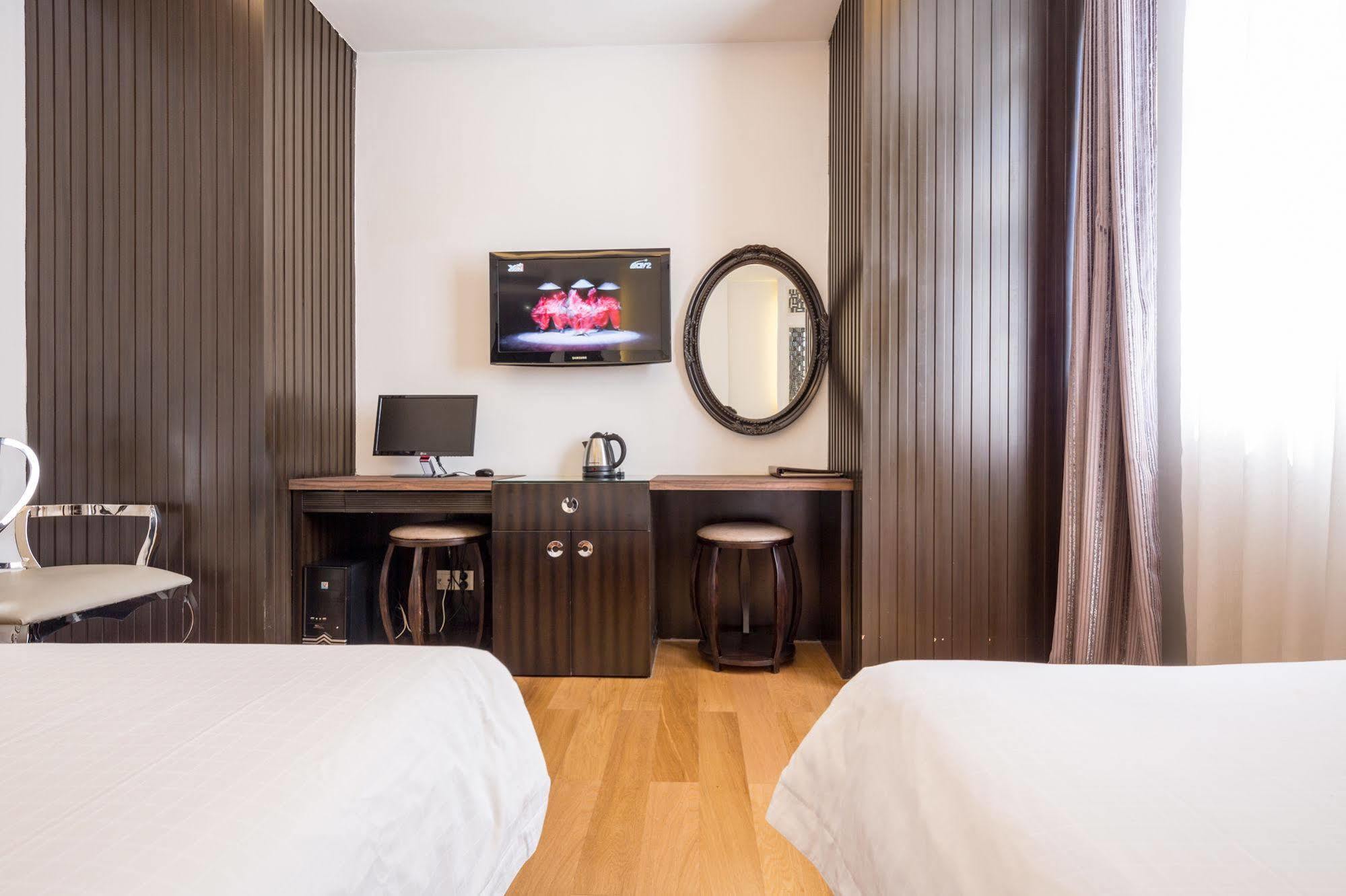 A&Em Hai Ba Trung Hotel Хошимин Экстерьер фото