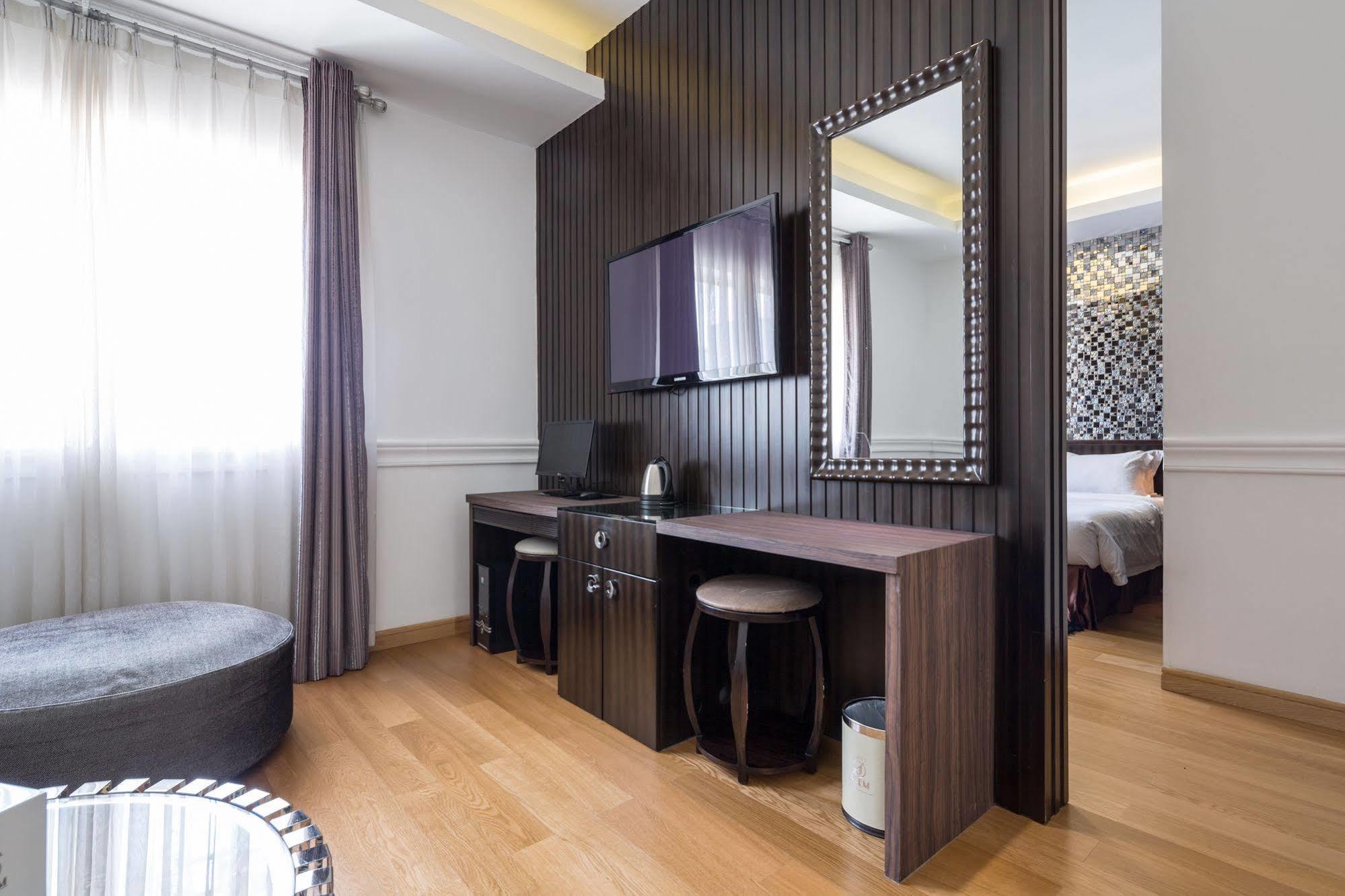 A&Em Hai Ba Trung Hotel Хошимин Экстерьер фото