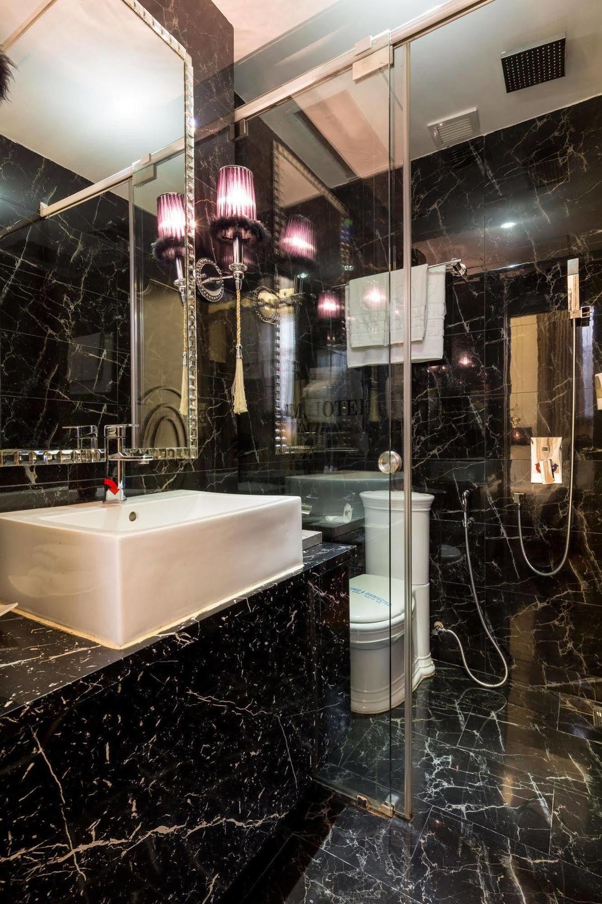 A&Em Hai Ba Trung Hotel Хошимин Экстерьер фото