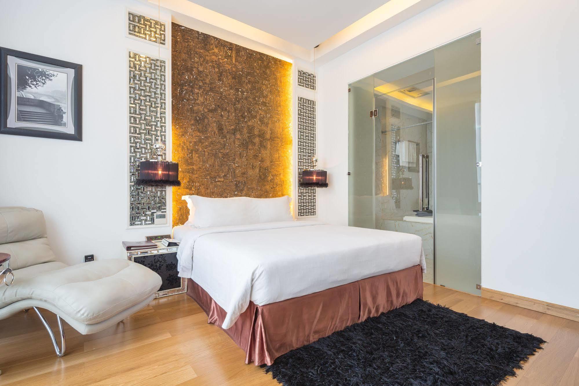 A&Em Hai Ba Trung Hotel Хошимин Экстерьер фото