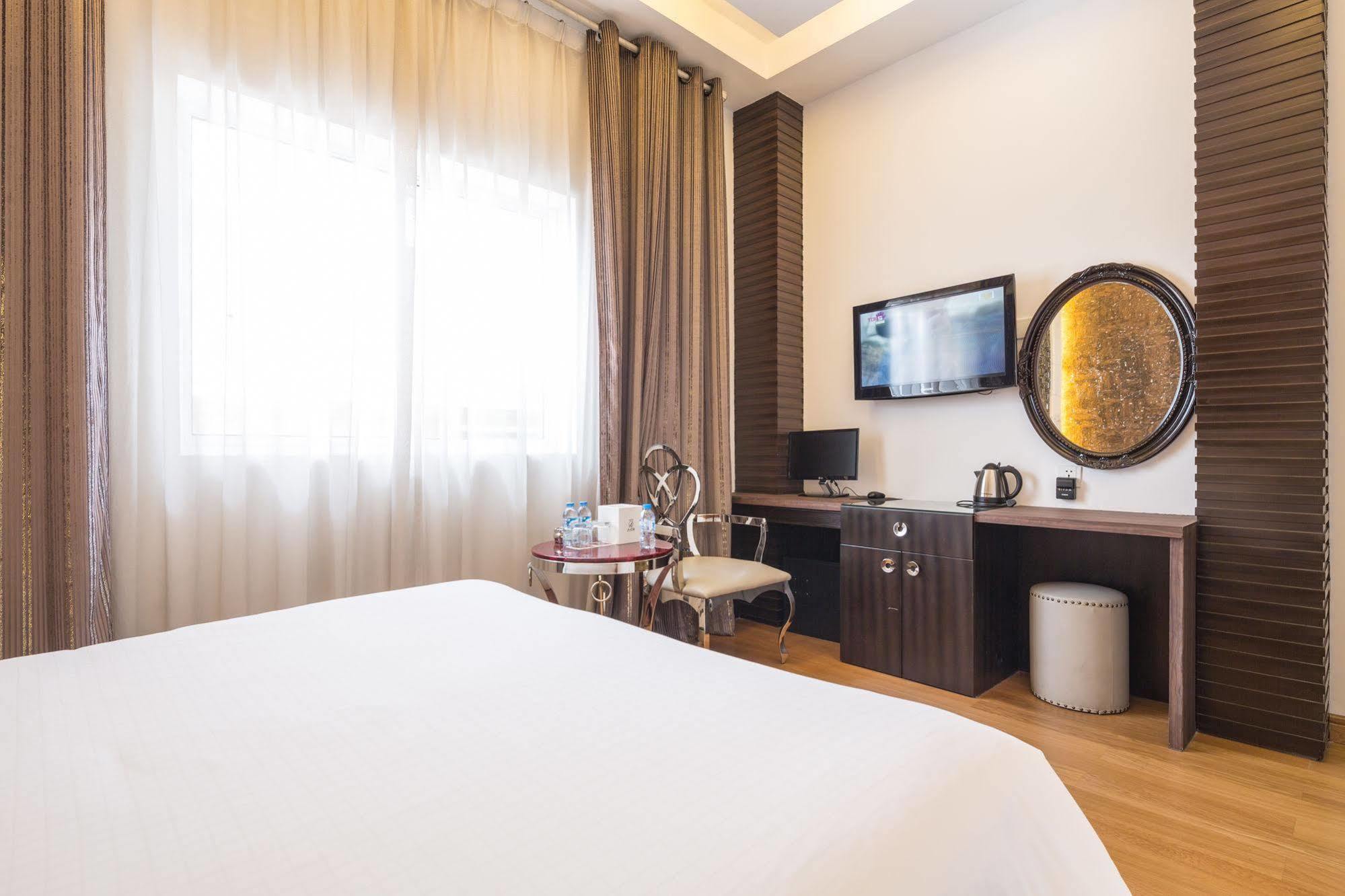 A&Em Hai Ba Trung Hotel Хошимин Экстерьер фото
